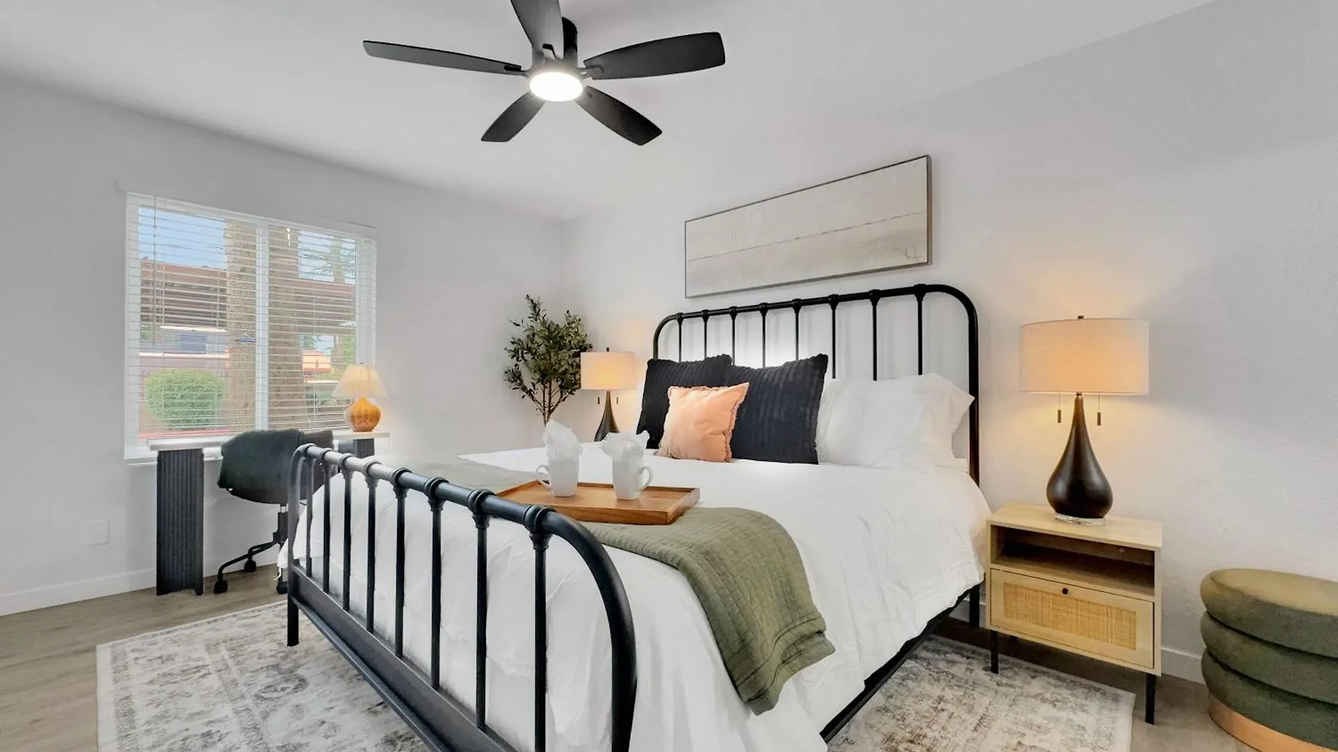 Luxe 2Br Condo Next To Pool Trails & Mountain Phoenix 0*,  United States