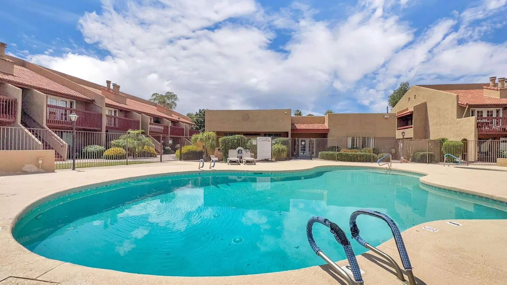 Luxe 2Br Condo Next To Pool Trails & Mountain Phoenix Holiday home